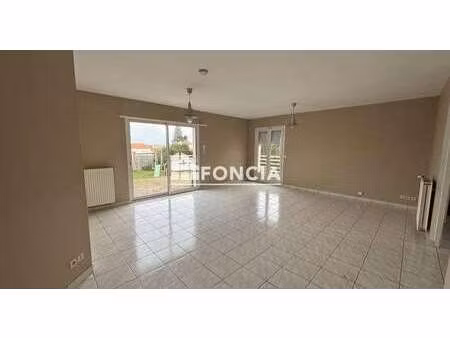 vente maison à chauray (79180) : à vendre / 96m² chauray