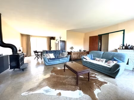 pavillon de 5 pièces (4 chambres) sur terrain de 1340 m² à pontcarre (77)