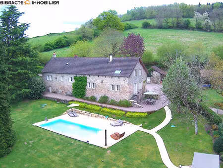 maison d'exception à saint-symphorien-de-marmagne