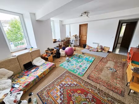 2 t4 renover et 2 magasins louer