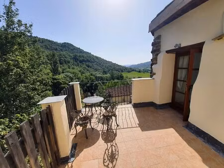 maison + terrasse et vue + jardin