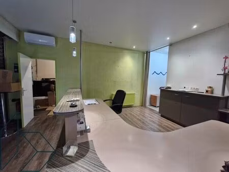 location bureau 100 m² à auray (56400)