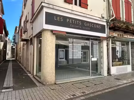 location local commercial aire-sur-l'adour 40800 - - surface privée