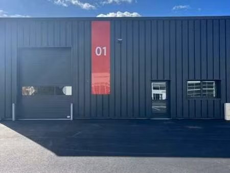 location bureaux et commerces à vire-normandie (14500) : à louer / 250m² vire-normandie