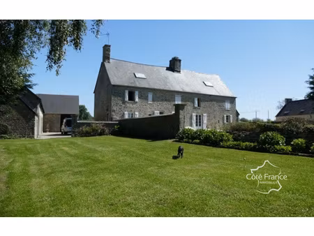 corps de ferme au coeur des marais