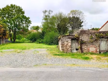 terrain 613 m² oudon