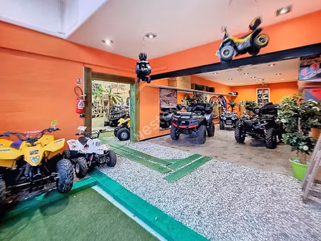 vente commerce 230 m² cuers (83390)