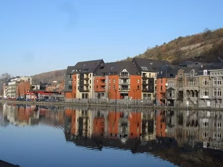 surface commerciale à vendre pouvant accueillir des bureaux