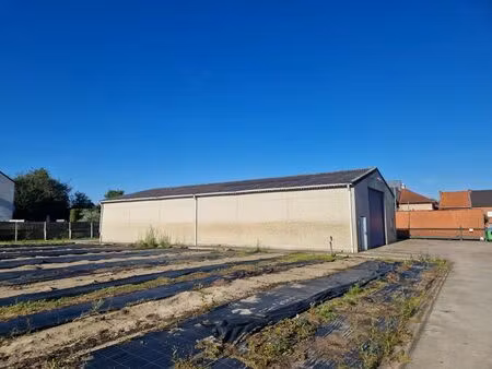 à louer – site polyvalent avec entrepôt  bureaux  habitatio