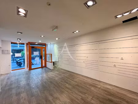 location locaux professionnels 41 m² à paris 17ème (75017)  3 063 €
