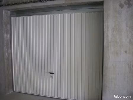 box / garage / garde-meubles