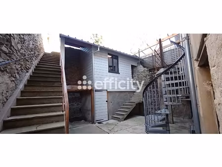 immeuble 6 pièces - 240 m²