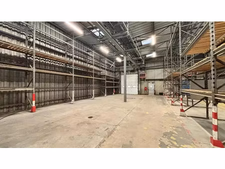 coignieres (78) a louer entrepot 551 m²