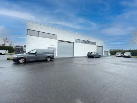 location local d'activités courcouronnes 595 m²