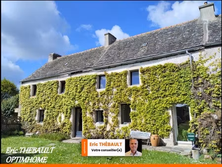 maison de charme en pierres du xviie siècle à saint-jean-du-doigt – un véritable havre de 