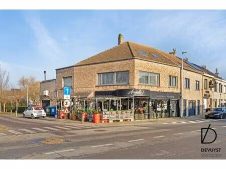 bloeiende handelszaak met woonst  gelegen op een toplocatie!