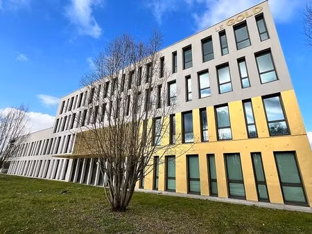 location bureau pace 405 m²