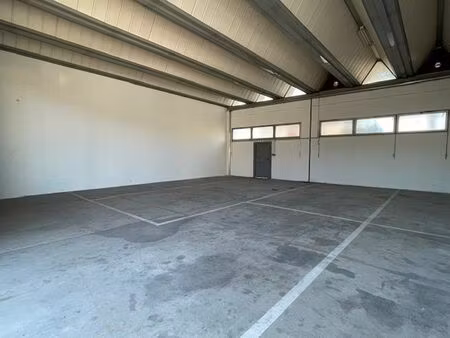 location local d'activités vendargues 969 m²