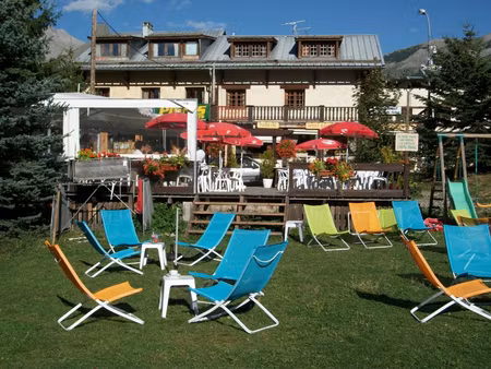 chalet hötel murs commerciaux