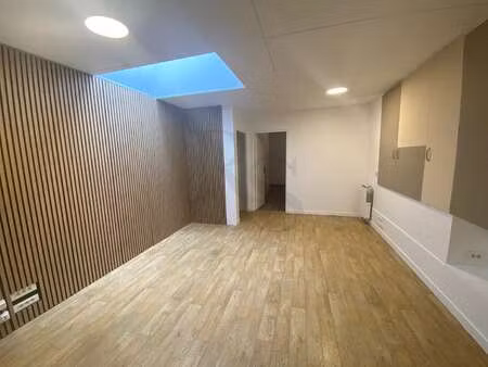 location bureaux et commerces à flers (61100) : à louer / 93m² flers