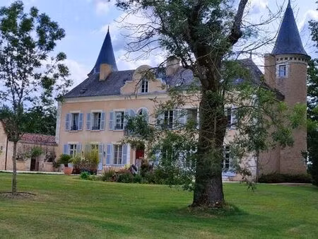 prestigieux château en vente lureuil  centre