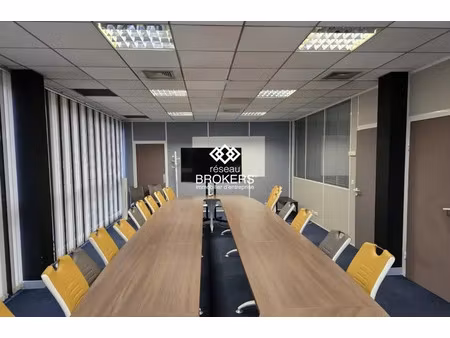 roissy(95) a vendre bureaux 1385 m² en tres bon etat