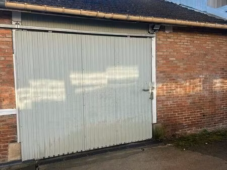 local  garage à louer