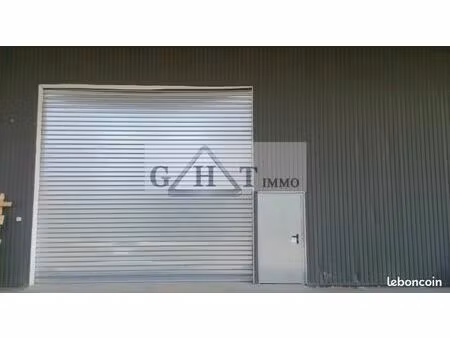 local industriel 330 m²