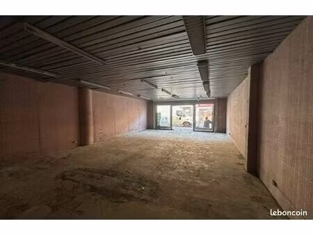 boutique 63 m² arpajon