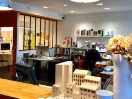 lyon 5 e - coworking dans un endroit lumineux et convivial