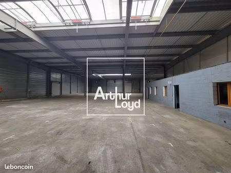 entrepôt 2500 m² fesches-le-châtel