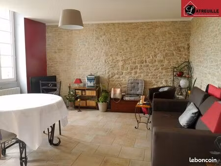 immeuble 200 m² gemozac