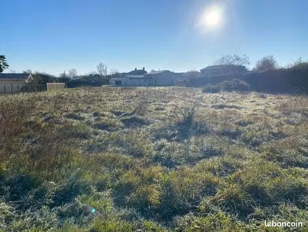 terrain 1246 m² le pian-médoc