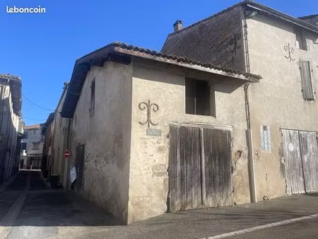 parking/box 50 m² clairac