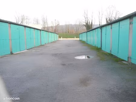 parking/box 1 pièce 11 m²