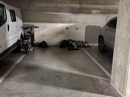 parking/box 13 m² le petit quevilly