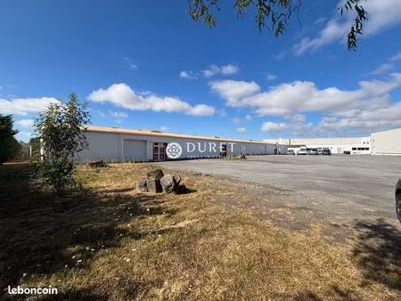 local 1200 m² beauvoir-sur-mer