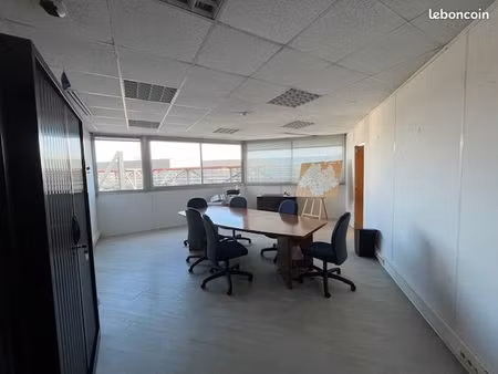 bureaux 300 m²