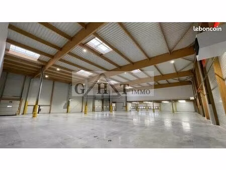 local industriel 1 636 m²