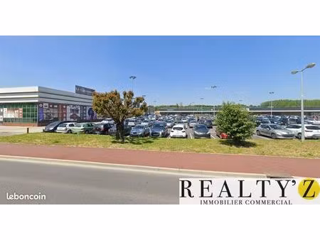 local commercial 325 m²