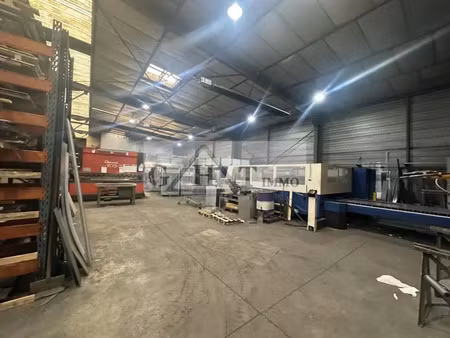 batiment independant 1400m2 à vendre sartrouville