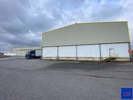 vente bureaux et commerces à mortrée (61570) : à vendre / 3600m² mortrée