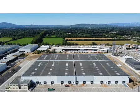 à louer - logistique 20 461 m² div - salon de provence