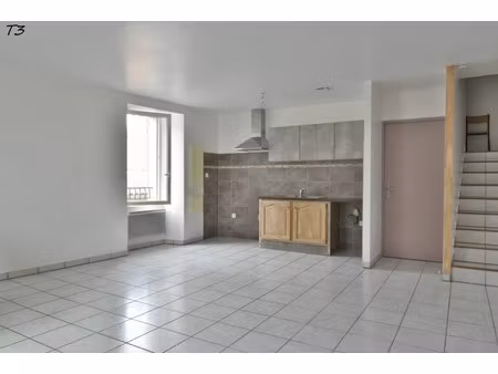 immeuble de rapport. 3 appartements à vendre peyruis (04)