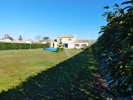 vente maison 6 pièces  170.00m²  champagnolles