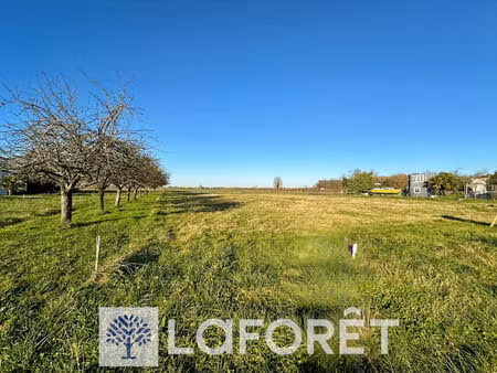 joli terrain à bâtir de 1011 m² constructible à gemozac (17260)