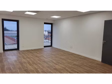 vente locaux professionnels 112 m² à saint-just-saint-rambert (42170)  299 900 €