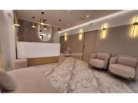 vente locaux professionnels 4 pièces 75 m² à ollioules (83190)  460 000 €