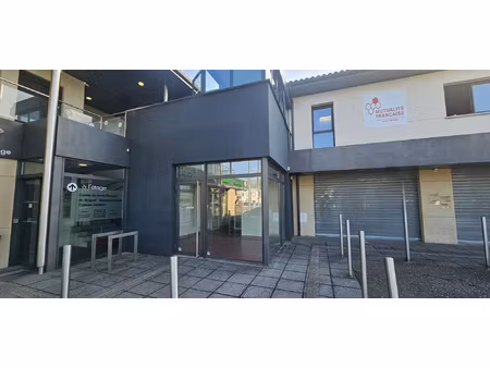 villeneuve sur lot  local professionnel ou commercial