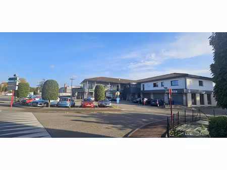 villeneuve sur lot  sur axe passant local commercial d'envir